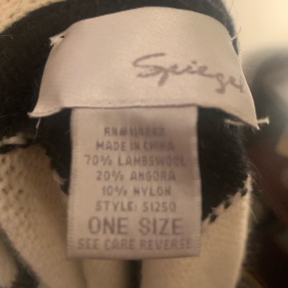 Gorgeous Spiegel black & white angora lambswool sweater coat. One size. - Picture 3 of 3